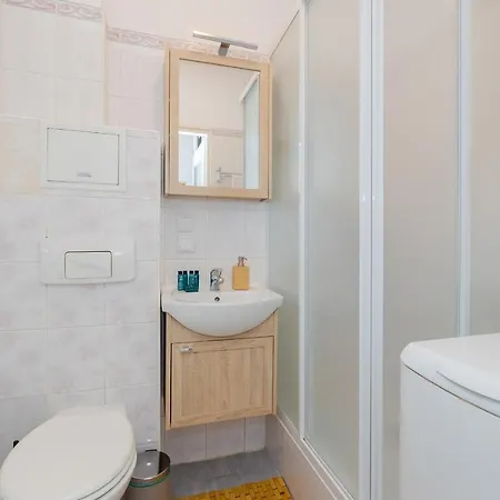 Shortstaypoland Niecala *